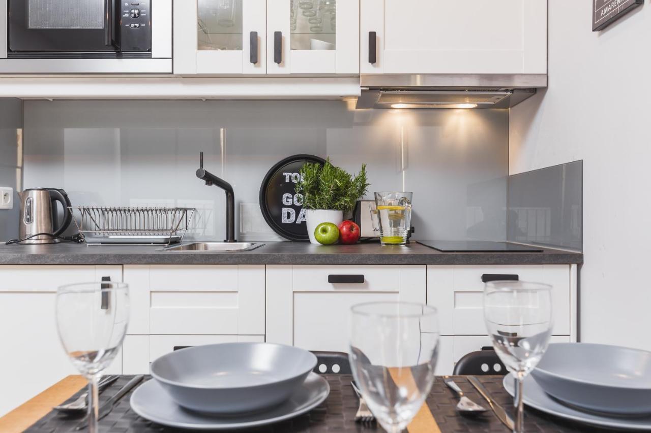 Sunflower Apartment Old Town Красков Екстериор снимка
