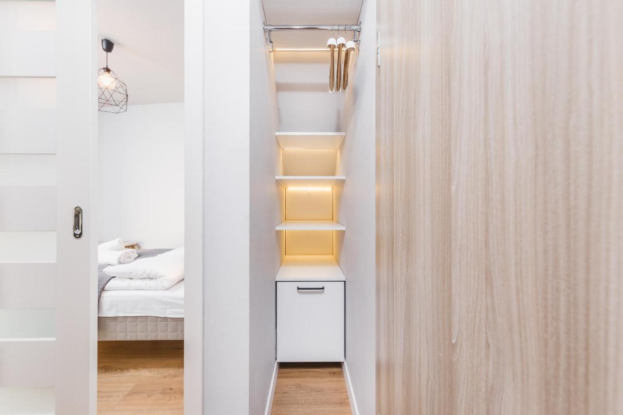 Sunflower Apartment Old Town Красков Екстериор снимка