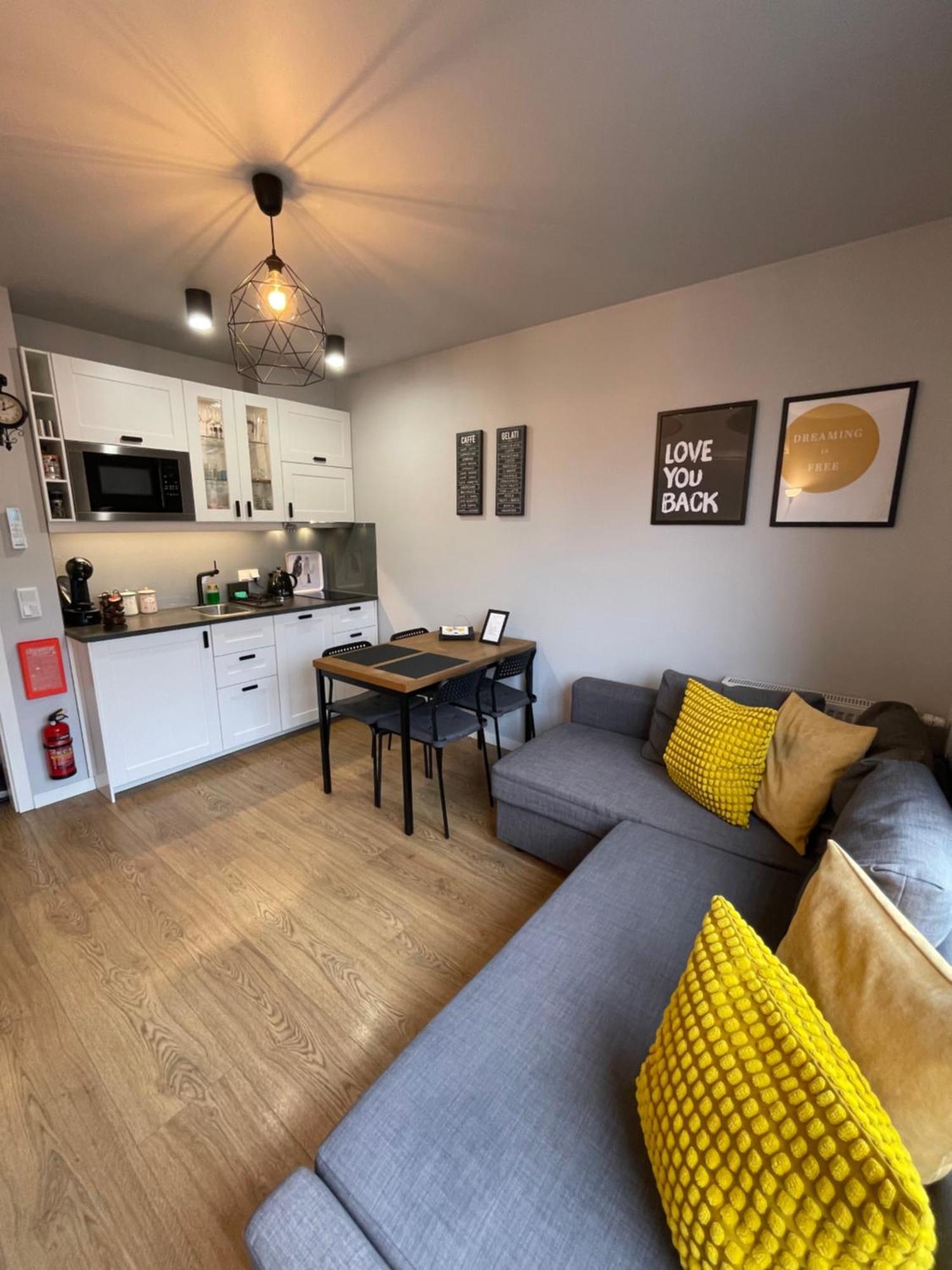 Sunflower Apartment Old Town Красков Екстериор снимка